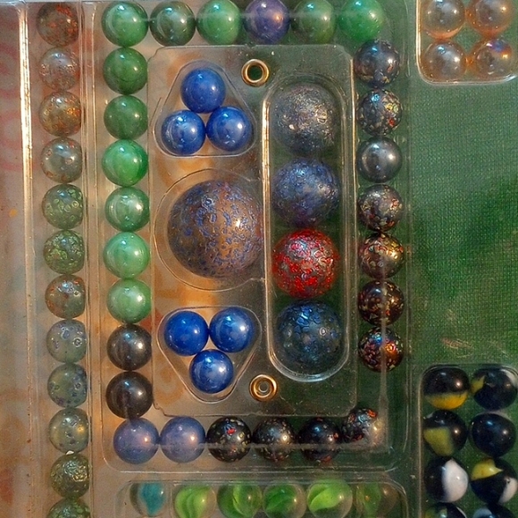 Game Book/Marbles - Picture 4 of 4